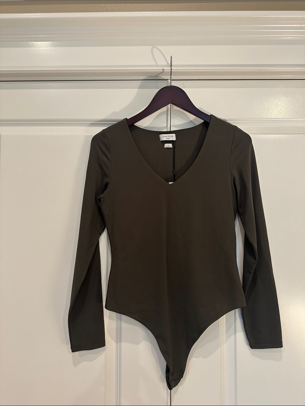 NWT Aritzia Cintour Dark Olive V-Neck Long Sleeve Bodysuit large